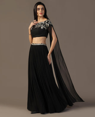 Black off shouldered cape sleeves crop top and skirt set