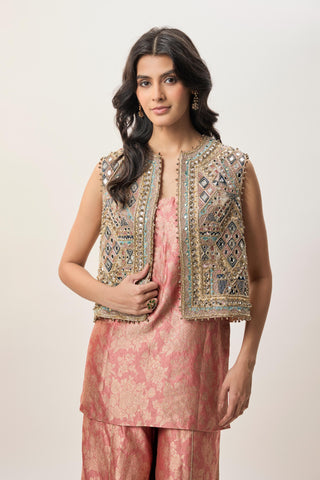 Kurta set for Indian Wedding – Iza Pink Embroidered by Payal Singhal