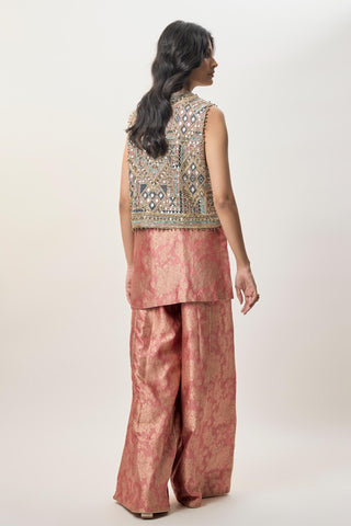 Kurta set for Indian Wedding – Iza Pink Embroidered by Payal Singhal
