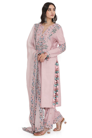 Blush pink embroidered kurta set