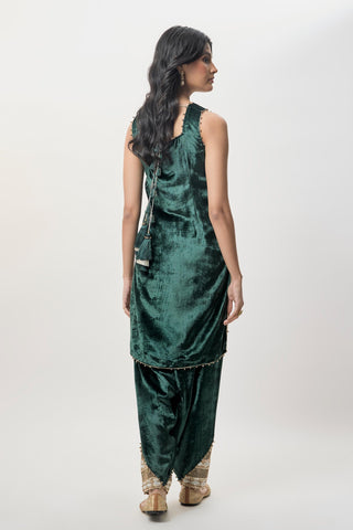 Kurta set for Indian Wedding – Elara Emerald Green Embroidered by Payal Singhal