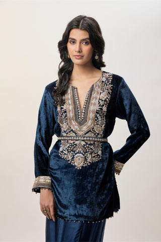 Navy blue kurta set for Indian Wedding – Shahnmeh Kurta with Dhoti & Belt by Payal Singhal