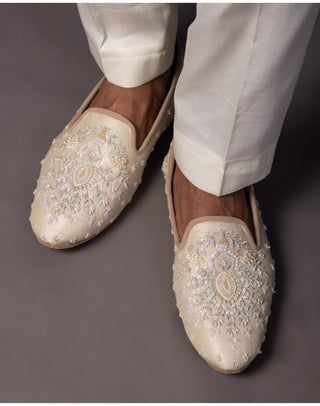 Fawn shade crown glory jutti