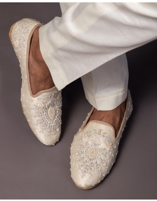 Fawn shade crown glory jutti