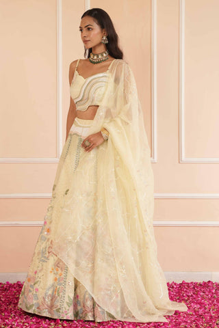 Yellow dil se luna lehenga