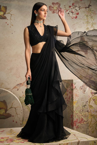 Black spotlight icon saree set