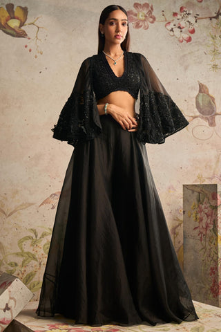 Black sashay icon cape with sharara
