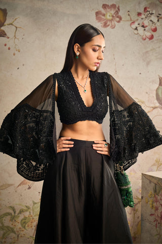 Black sashay icon cape with sharara