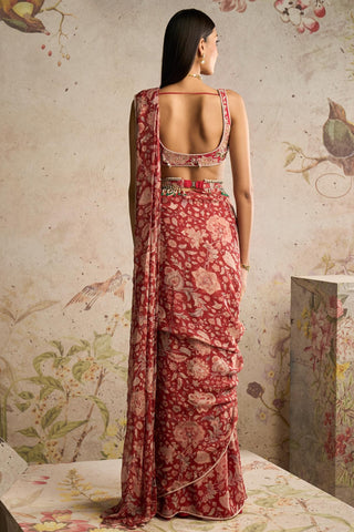 Red retro icon saree set