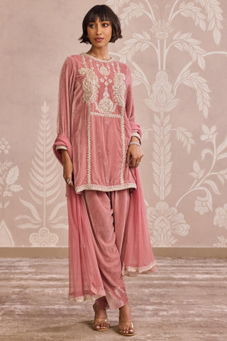 Pink nooreh ever after velvet kurta set