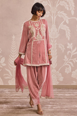 Pink nooreh ever after velvet kurta set