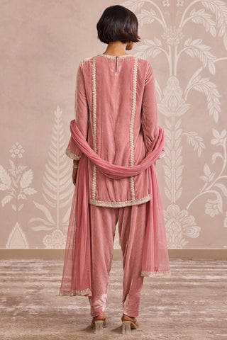 Pink nooreh ever after velvet kurta set