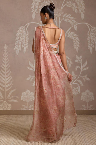 Pink folds saree with embroidered belt