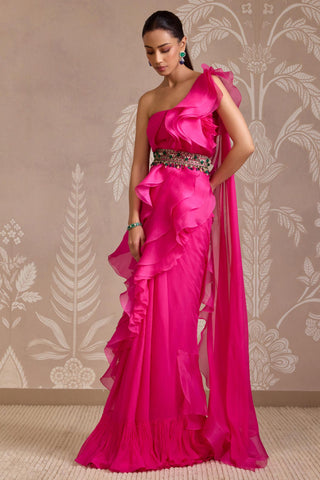 Pink folds saree with jeweled belt