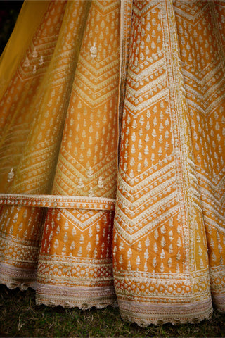 Lehenga Set for Indian Wedding – Apricot Yellow Raw Silk by Shyam Narayan Prasad