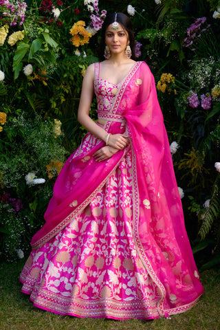 Lehenga Set for Indian Wedding – Fuschia Pink Lurex by Shyam Narayan Prasad