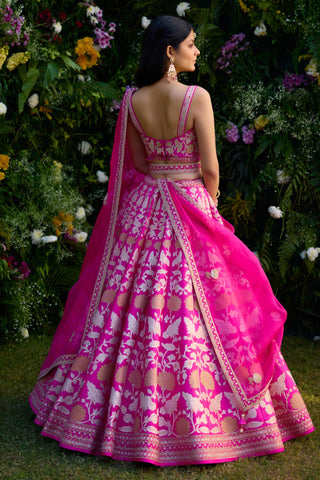 Lehenga Set for Indian Wedding – Fuschia Pink Lurex by Shyam Narayan Prasad