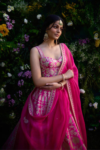 Lehenga Set for Indian Wedding – Fuschia Pink Lurex by Shyam Narayan Prasad