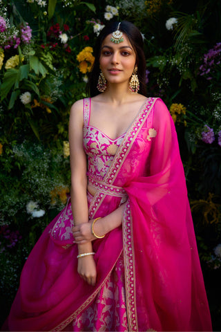 Lehenga Set for Indian Wedding – Fuschia Pink Lurex by Shyam Narayan Prasad