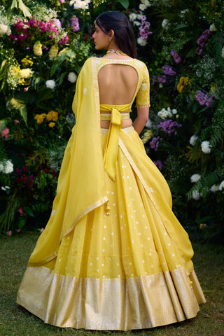 Lehenga Set for Indian Wedding – Daffodil Yellow Lurex by Shyam Narayan Prasad
