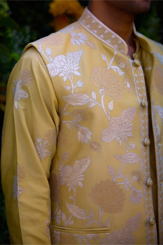embroidered kurta set – Indian Wedding – Lemon Drop Yellow Waistcoat Set – by Shyam Narayan Prasad