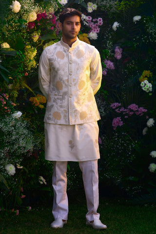 embroidered kurta set – Indian Wedding – Pristine White Lurex Waistcoat Set – by Shyam Narayan Prasad