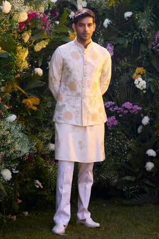 embroidered kurta set – Indian Wedding – Pristine White Lurex Waistcoat Set – by Shyam Narayan Prasad