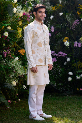 embroidered kurta set – Indian Wedding – Pristine White Lurex Waistcoat Set – by Shyam Narayan Prasad