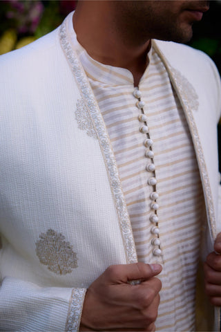 kurta set â€“ Indian Wedding â€“ Pristine White Zari Embroidered Jacket Set â€“ by Shyam Narayan Prasad