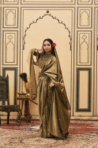 Saree Set for Indian Wedding - Gold Polki Krishnavarna Jadaau Saree Set with Head Dupatta by Itrh at Mrs. G