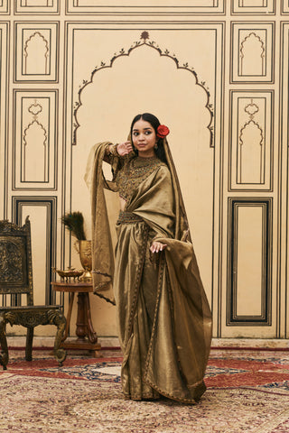 Saree Set for Indian Wedding - Gold Polki Krishnavarna Jadaau Saree Set by Itrh at Mrs. G