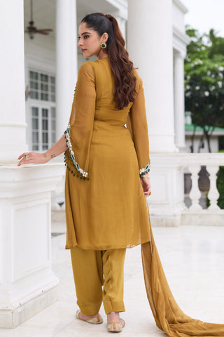 Kurta set Indian Wedding â€“ Gold Shubham by Seema Thukral