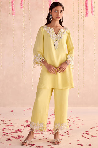 Yellow sunflower under bloom kurta set