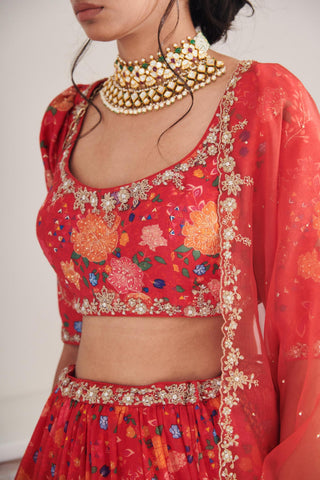 Lehenga set for women for Indian Wedding – Kesar dinchariya lehenga set by Shasha Gaba