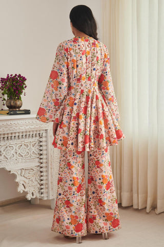 Kurta set for women for Indian Wedding â€“ Vinamrh dinchariya kurta set by Shasha Gaba