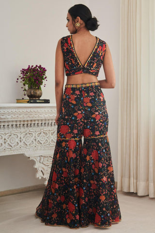 Gharara set for women for Indian Wedding – Sohan dinchariya gharara set by Shasha Gaba