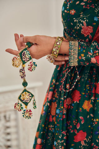 Kurta set for women for Indian Wedding – Kangann dinchariya kurta set by Shasha Gaba