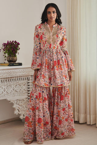 Kurta Set for Indian Wedding – Libas Dinchariya by Shasha Gaba