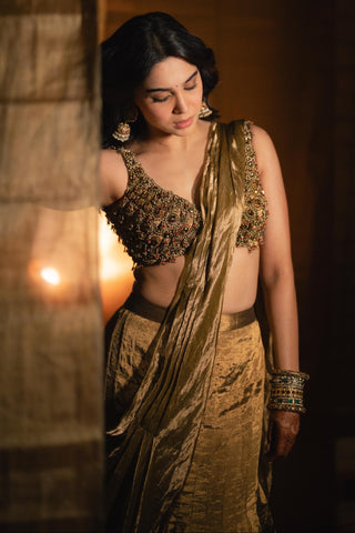 Lehenga Set for Indian Weddings – Gold Antique Embroidery by Itrh