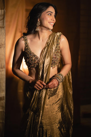 Lehenga Set for Indian Weddings – Gold Antique Embroidery by Itrh