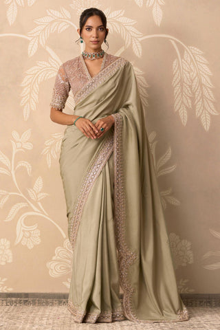 Saree for Indian Wedding – Green Blouse with Petticoat by Ridhi Mehra