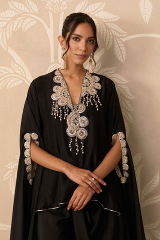 Black Cape Set for Indian Wedding – Black Cape with Drape Salwar by Ridhi Mehra