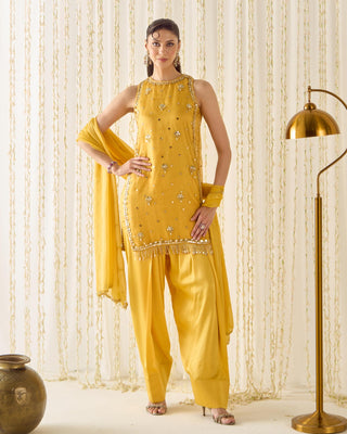 Kurta Set Minimalist Wear - Yellow Kurta by Sanya Gulati