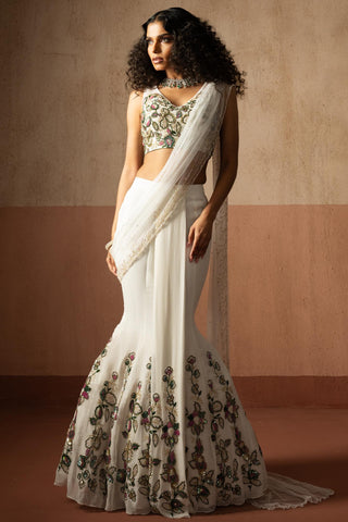 Fishtail drape saree for Indian Wedding – White Heer by Quench A Thirst