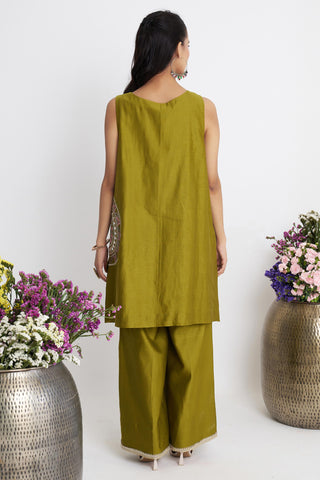 Green jharokha kurta set