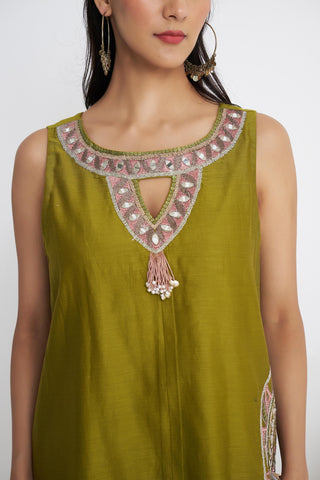 Green jharokha kurta set