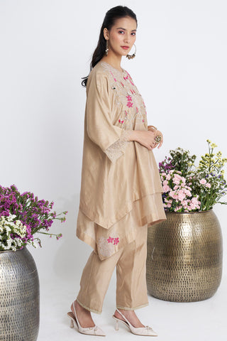 Beige dhaagon ka jaal kurta set
