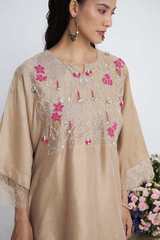 Beige dhaagon ka jaal kurta set
