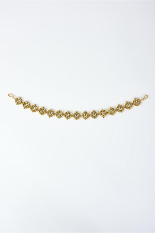 Maathapatti for Festive – Gold Saadgi Kundan by Vivinia by Vidhi Mehra