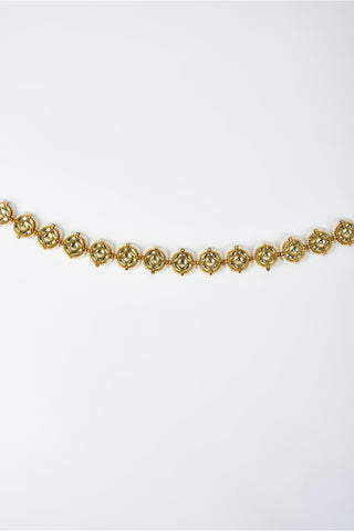 Maathapatti for Festive – Gold Saadgi Kundan by Vivinia by Vidhi Mehra